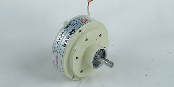 復(fù)膜機和磁粉剎車器：技術(shù)關(guān)聯(lián)如何體現(xiàn)？