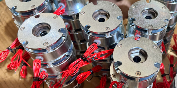 微型電機能用0.3KG失電制動器嗎？